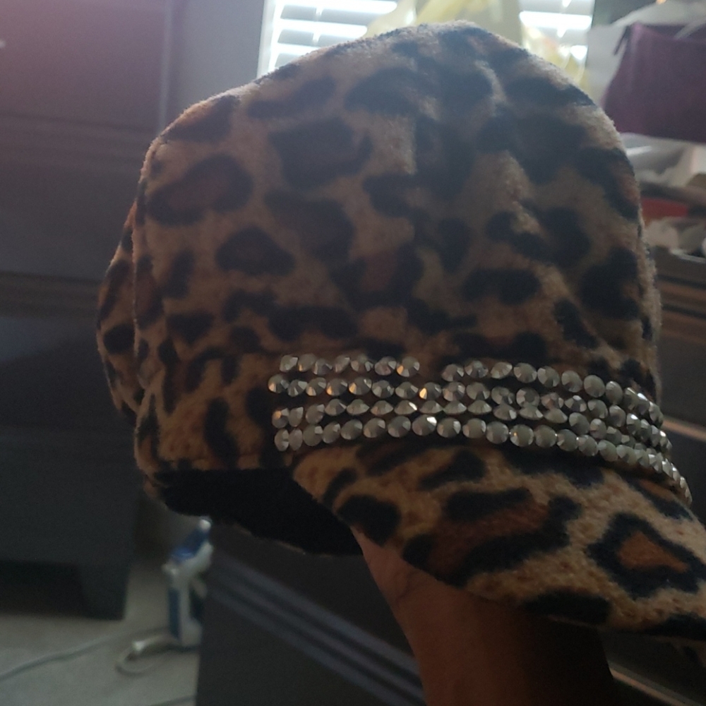 Cheetah hat w/rhinestone - Picture 4 of 4